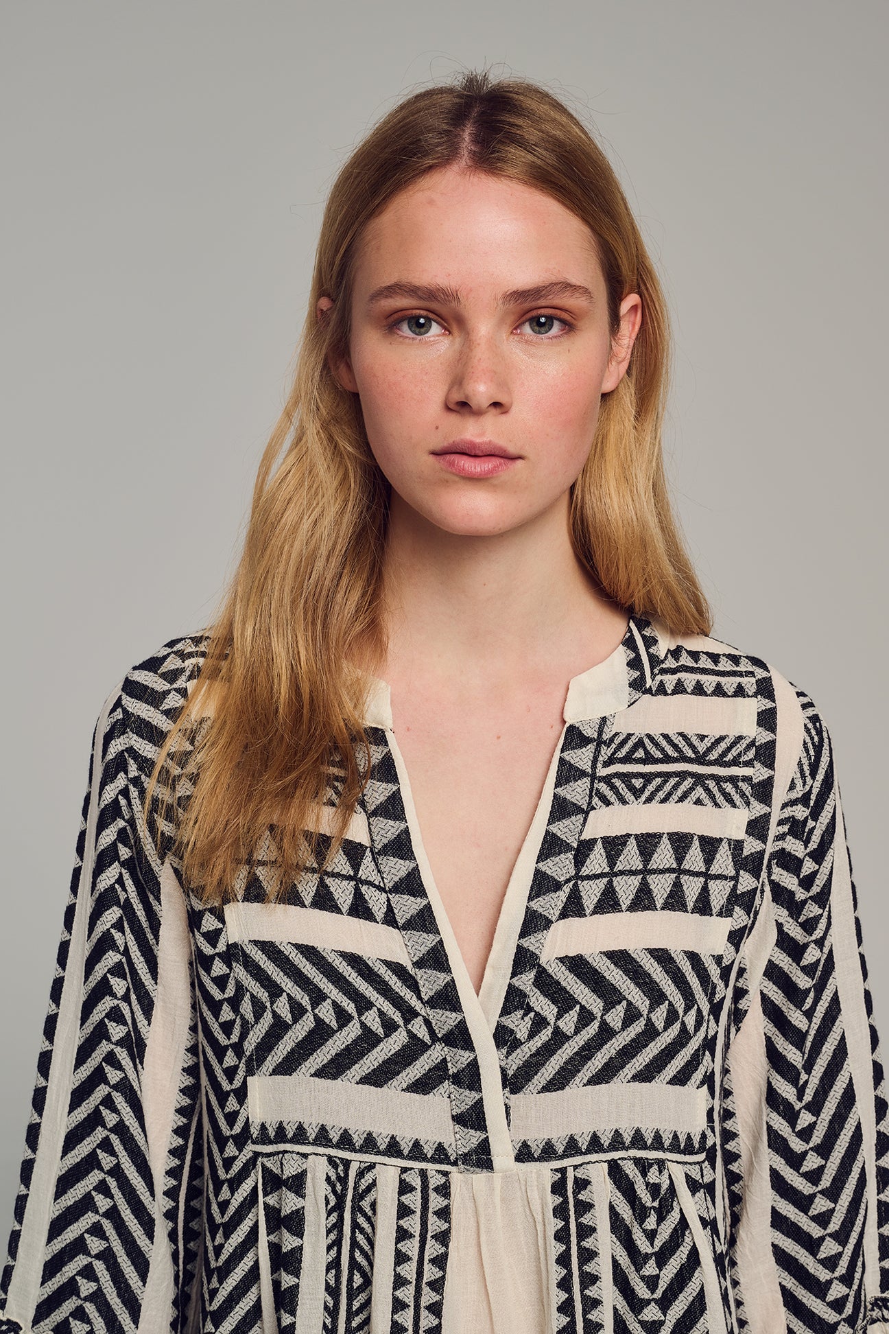 Ella Short Dress - Black/Offwhite