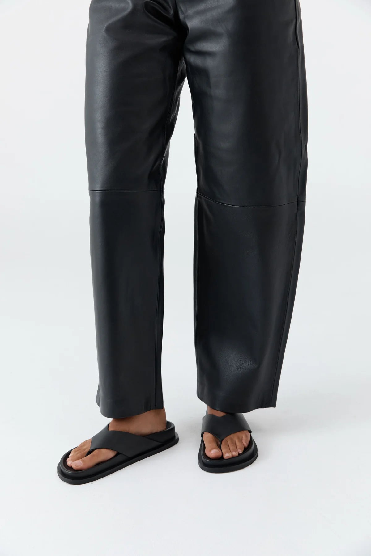 Pre Order * Classic Thong Slide - Black