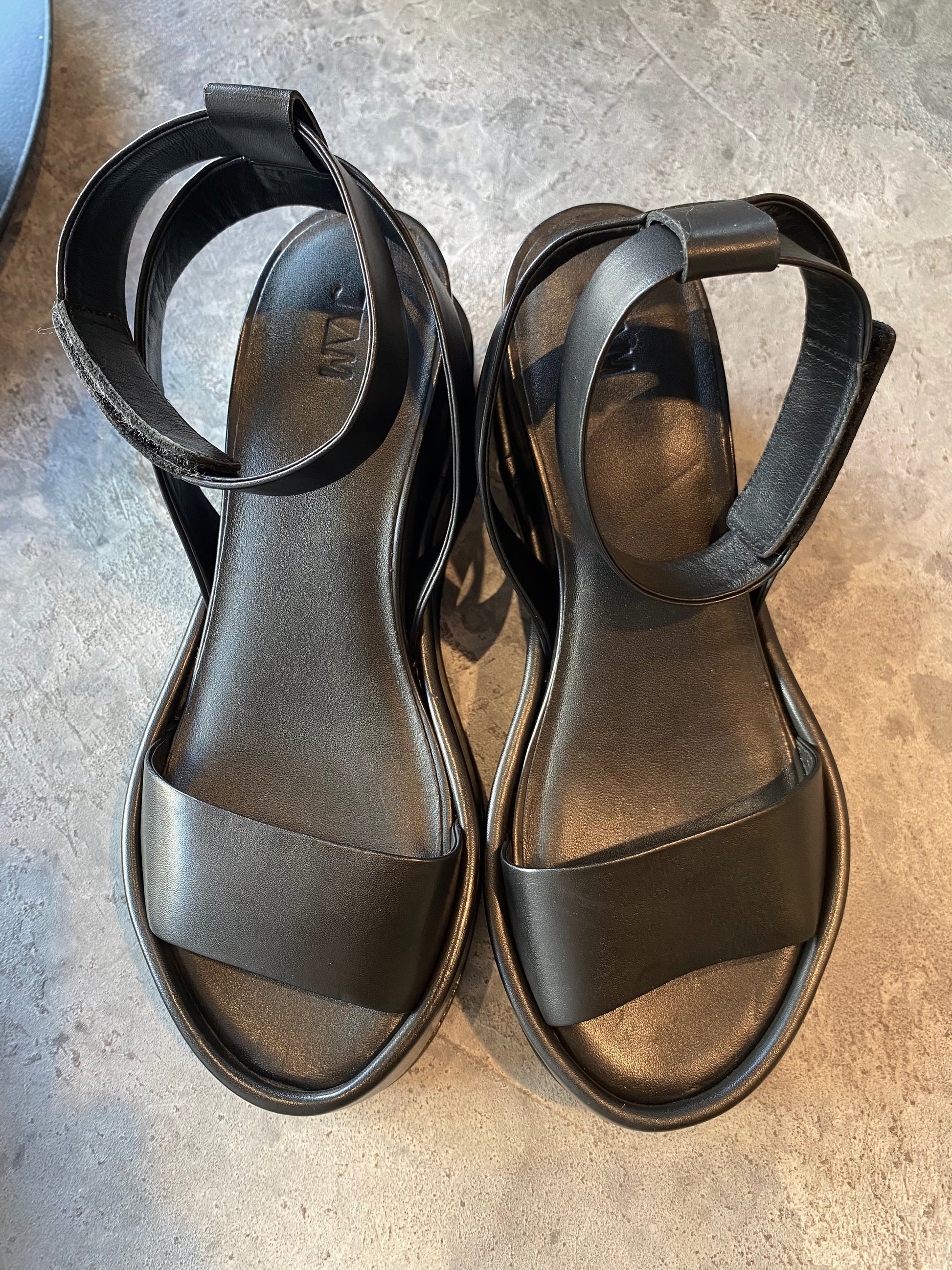 Jasmine Wedge - Black