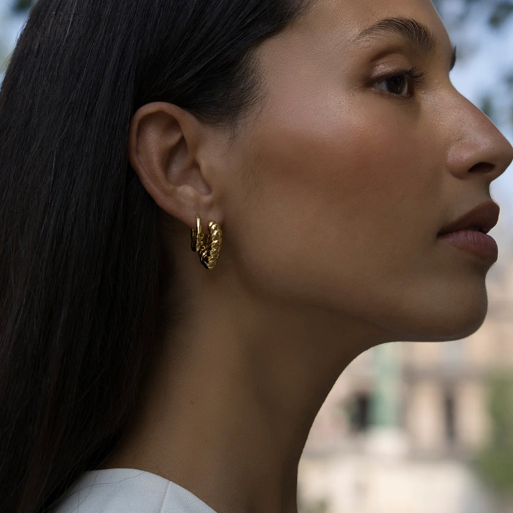 Romance Hoops