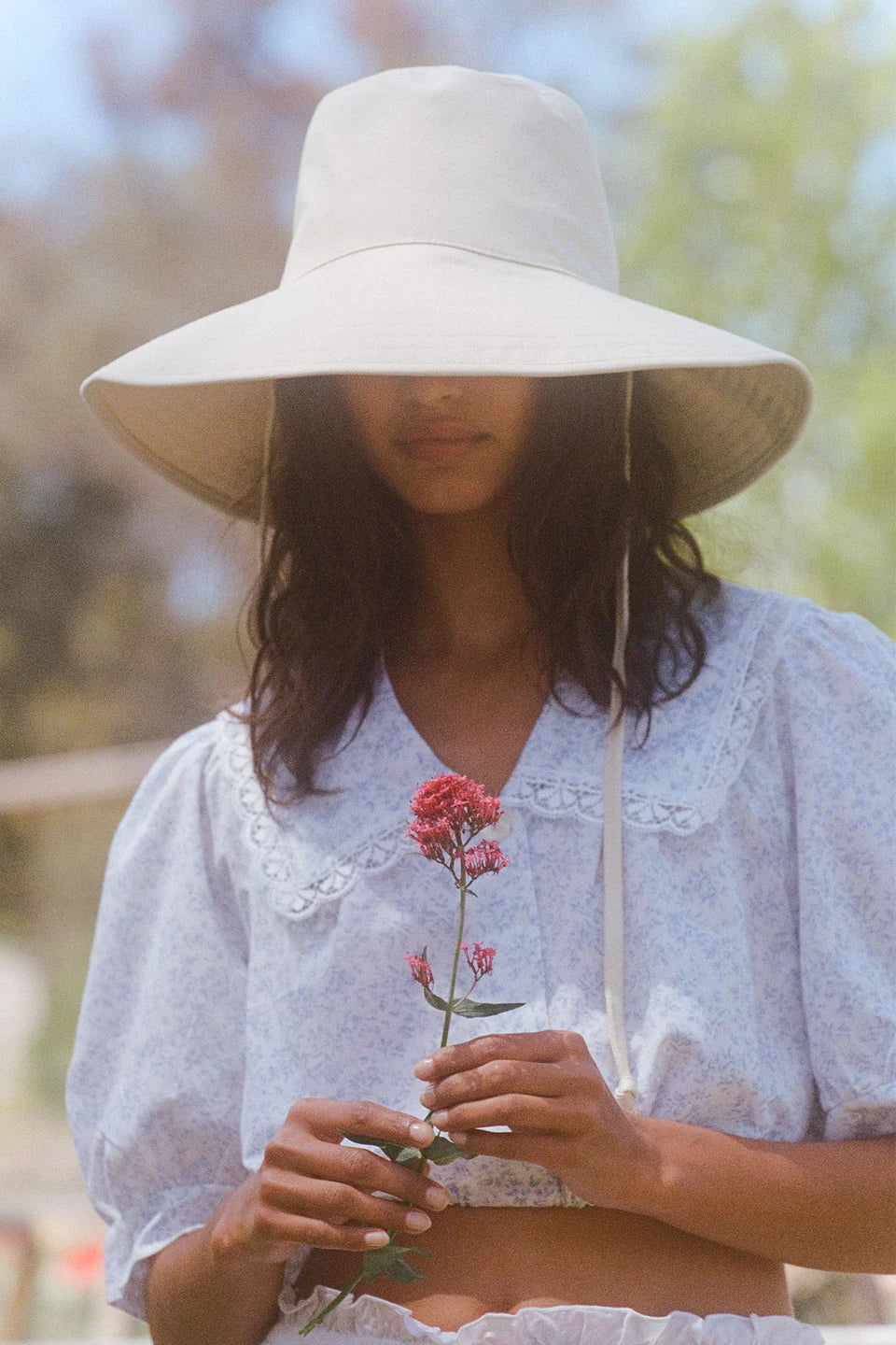 Holiday Bucket Beige