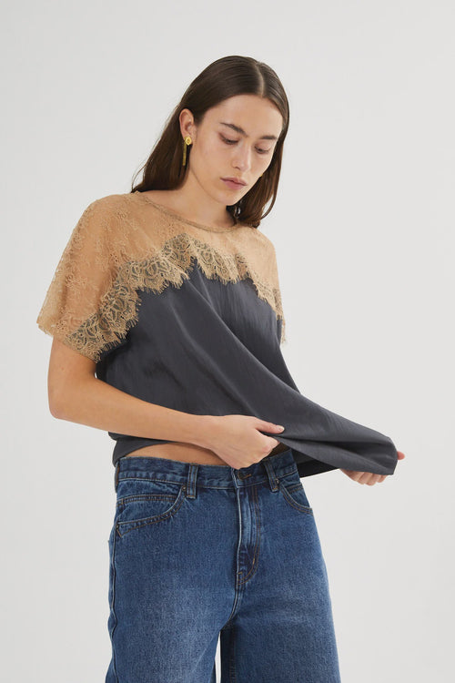 Bugi Tee
