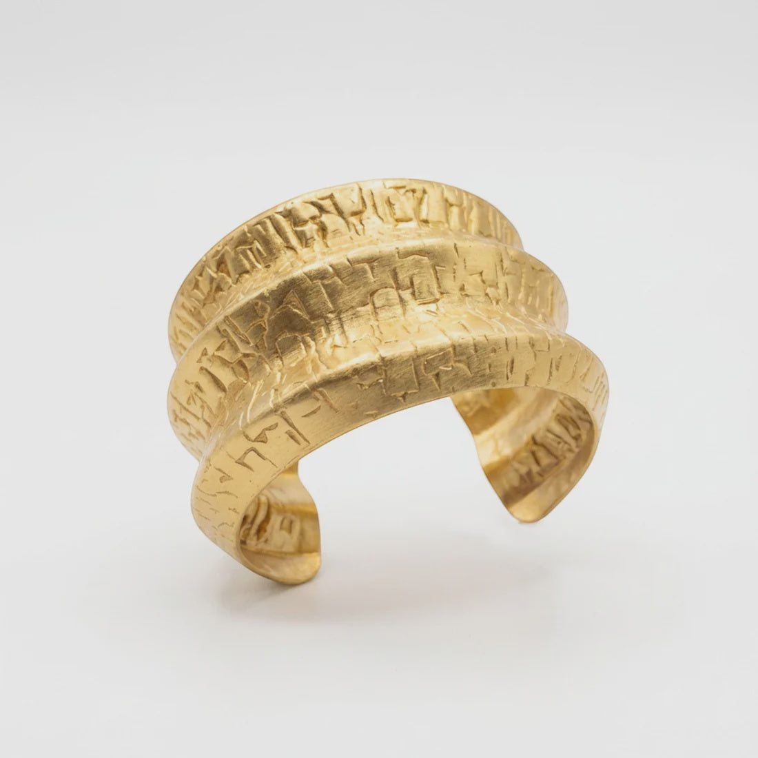 Terra Script Gold Cuff