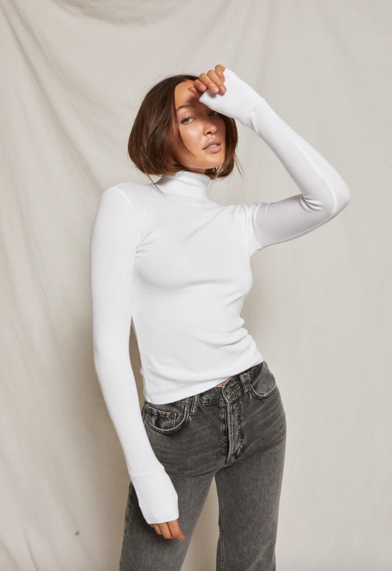 Hayden Turtle Neck -White